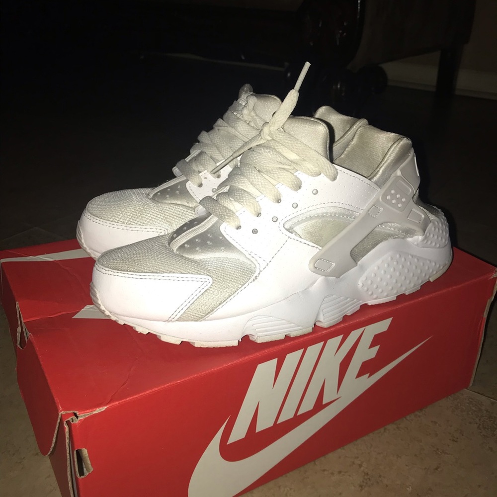 White nike huarache (GS)